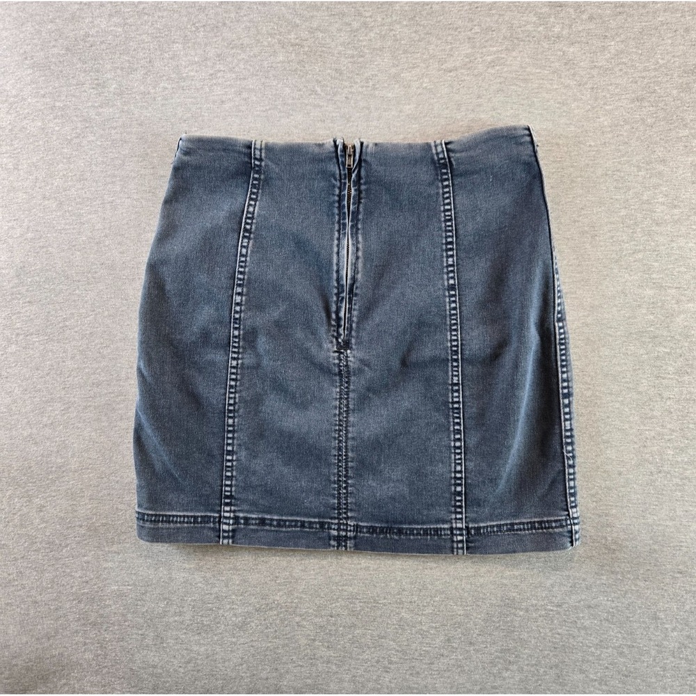 Free People Modern Femme Denim Panel Mini Skirt Size 2 Faded Indigo Blue Stretch - Picture 2 of 8